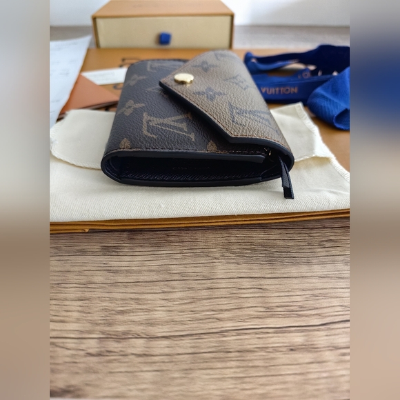 Louis Vuitton Monogram Victorine Wallet - Picture 8 of 12
